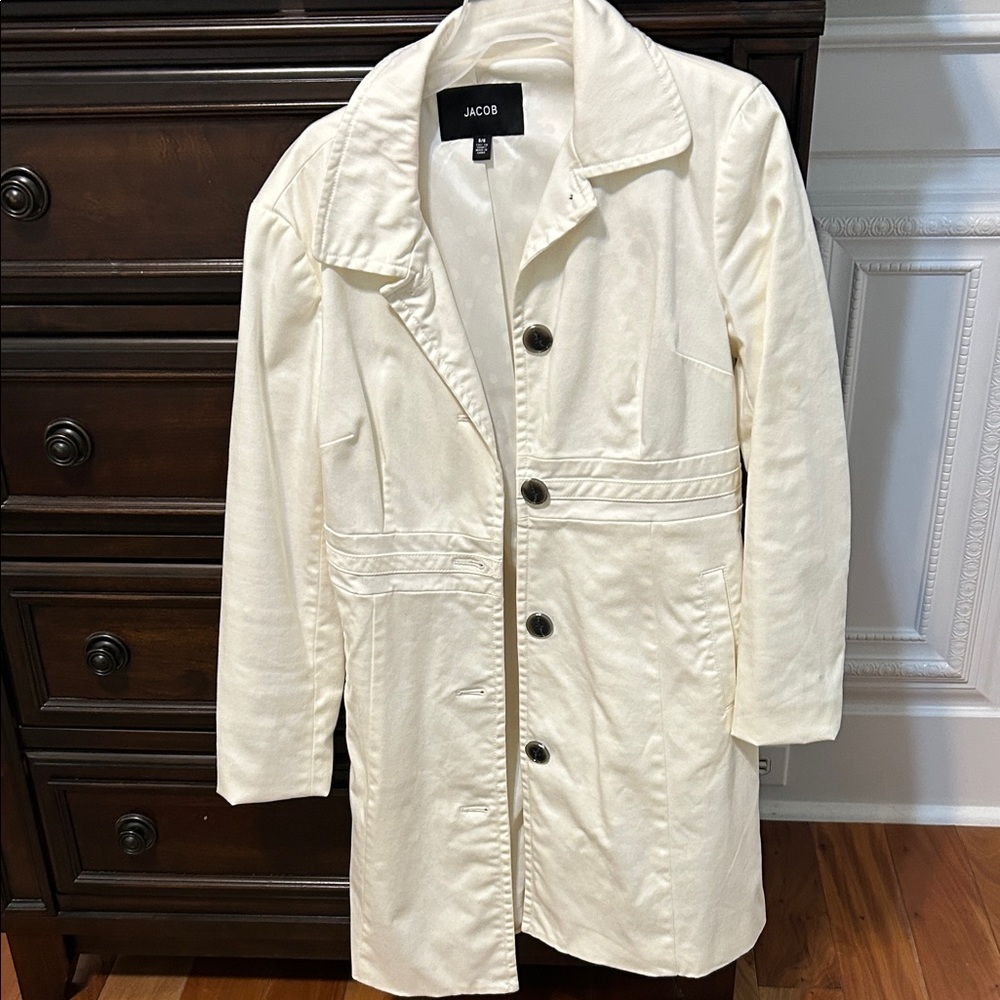 Jacob Women's Elegant Cream Trench Coat size 5:6